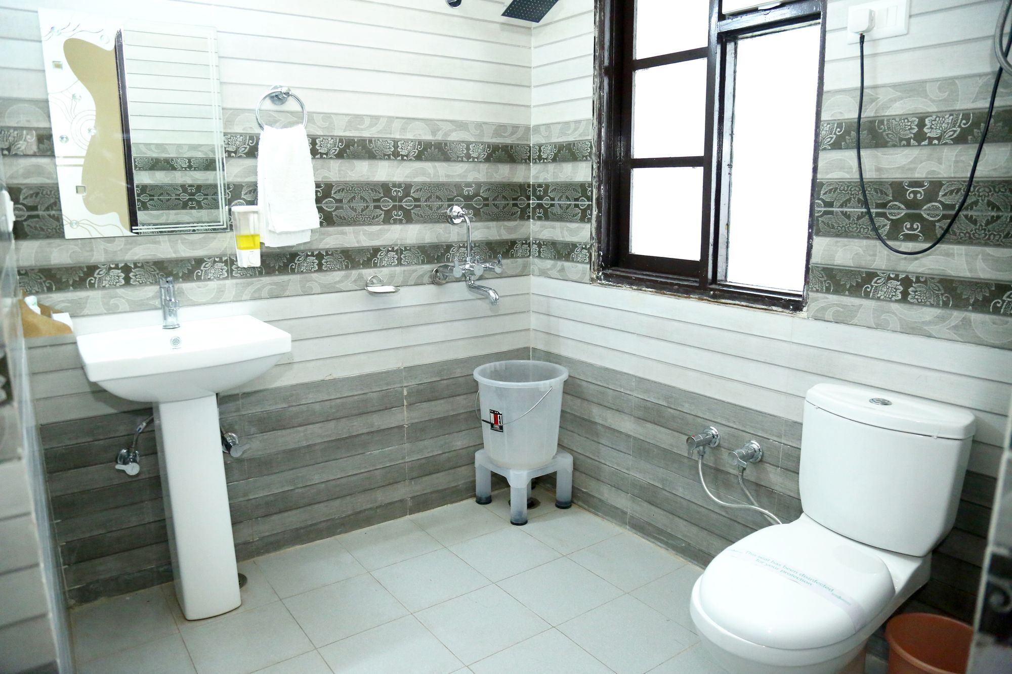 Oyo 5248 Surbee Resorts Mussoorie Bagian luar foto